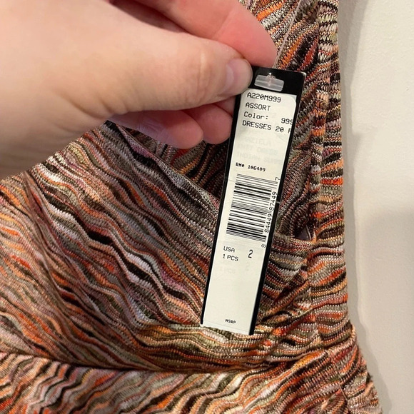 Tahari Arthur S Levine | Patterned Faux Wrap Pleat Sleeveless Sheath Dress 2 - Picture 4 of 9